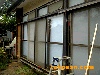 �A���~���[���J��