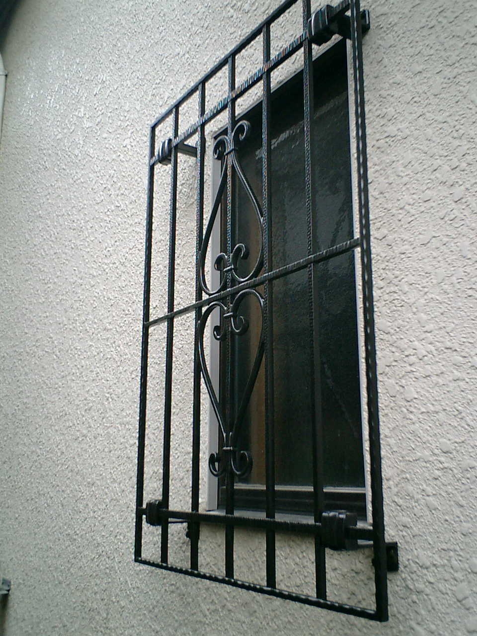 �����i�q