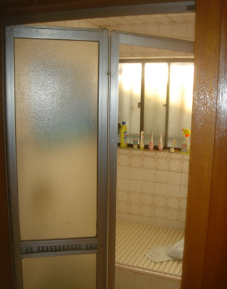 �������܃h�A