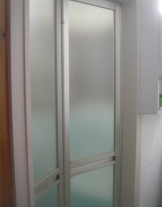 �������܃h�A