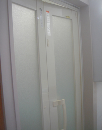 �������܃h�A