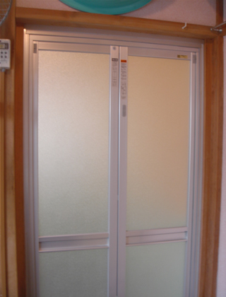 �������܃h�A�{�H��