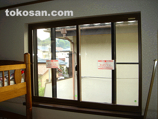 ������t��