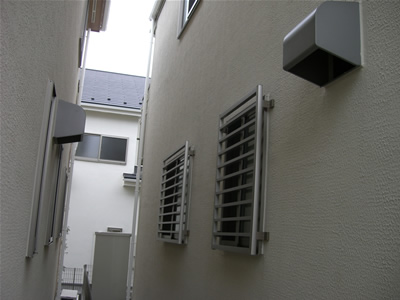 �ʊi�q�{�H��