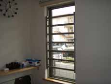 �����ʊi�q