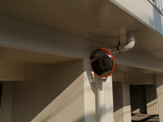 ���S�~���[