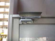 �h�A�N���[�U�[�̌���